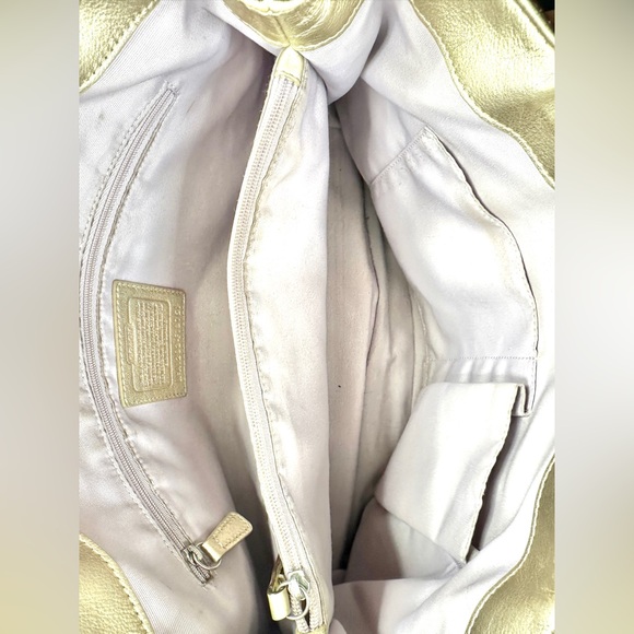 COACH Soho F18751 Cream Leather Medium East West Tote Shoulder Bag Gold Trim - Picture 8 of 11